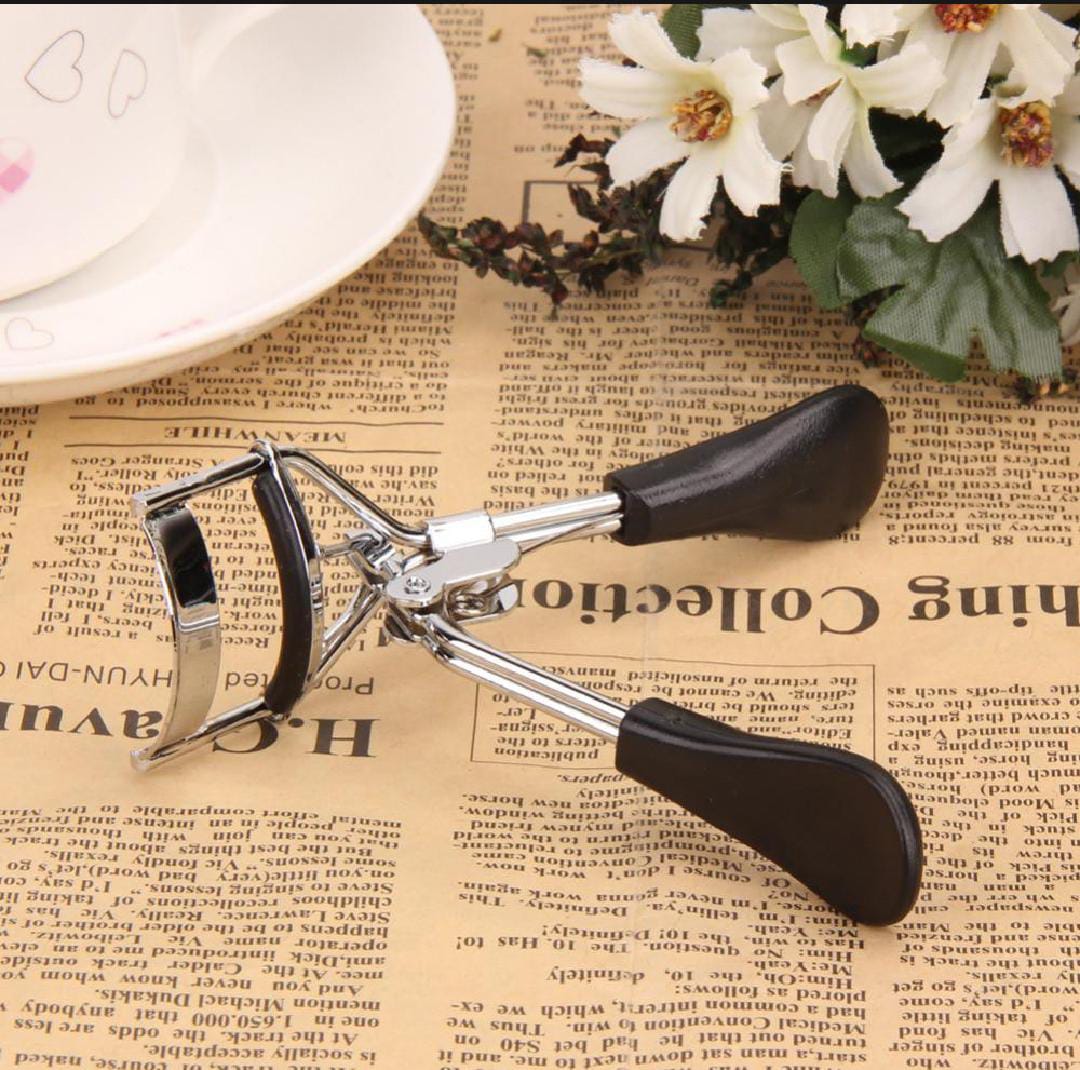 Premium Eyelash Curler – Effortless Curl, Lasting Lift